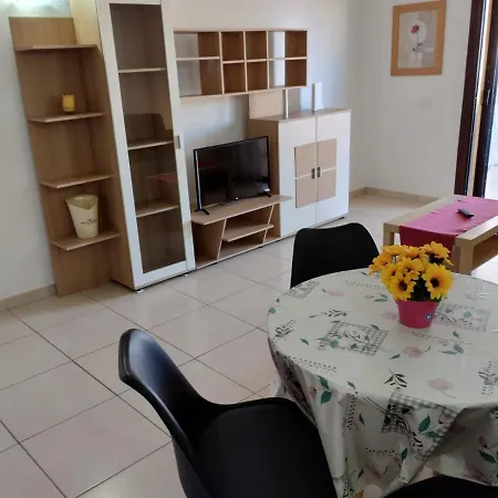 San Marino Cristianos Center أرونا